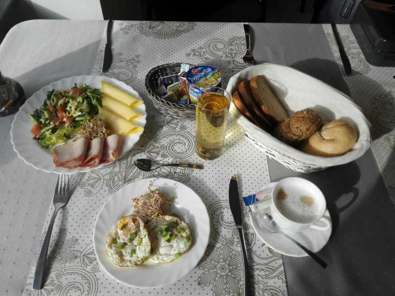 Mloda Europa วูดช์ ภายนอก รูปภาพ